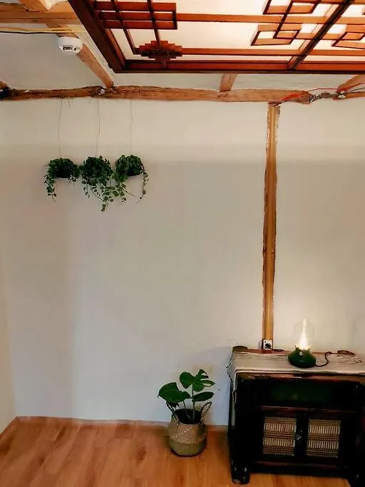 Holiday home Bada Namu House 바닷가나무집 Villa Jeju