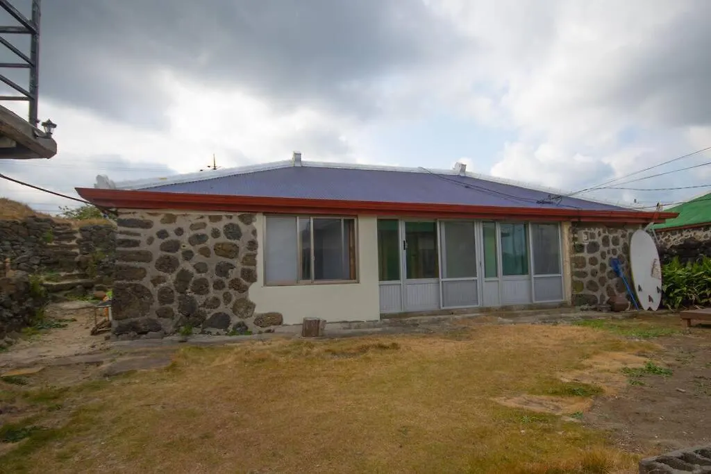 Bada Namu House 바닷가나무집 Villa Jeju South Korea