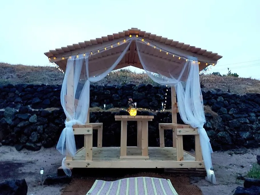 Bada Namu House 바닷가나무집 Villa Jeju 0*,